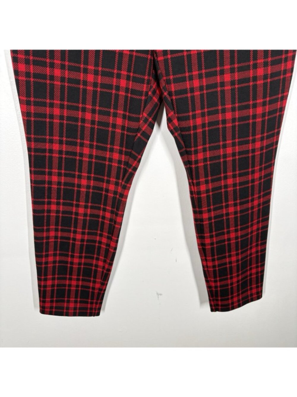 Talbots Women 12P Red Black Tree Trim Plaid Elastic Waist Pull-on Soho Leggings - Picture 4 of 10